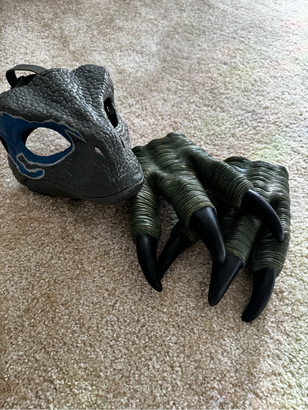 Mattel Jurassic World Dominion Velociraptor Blue Dinosaur Mask and Claws